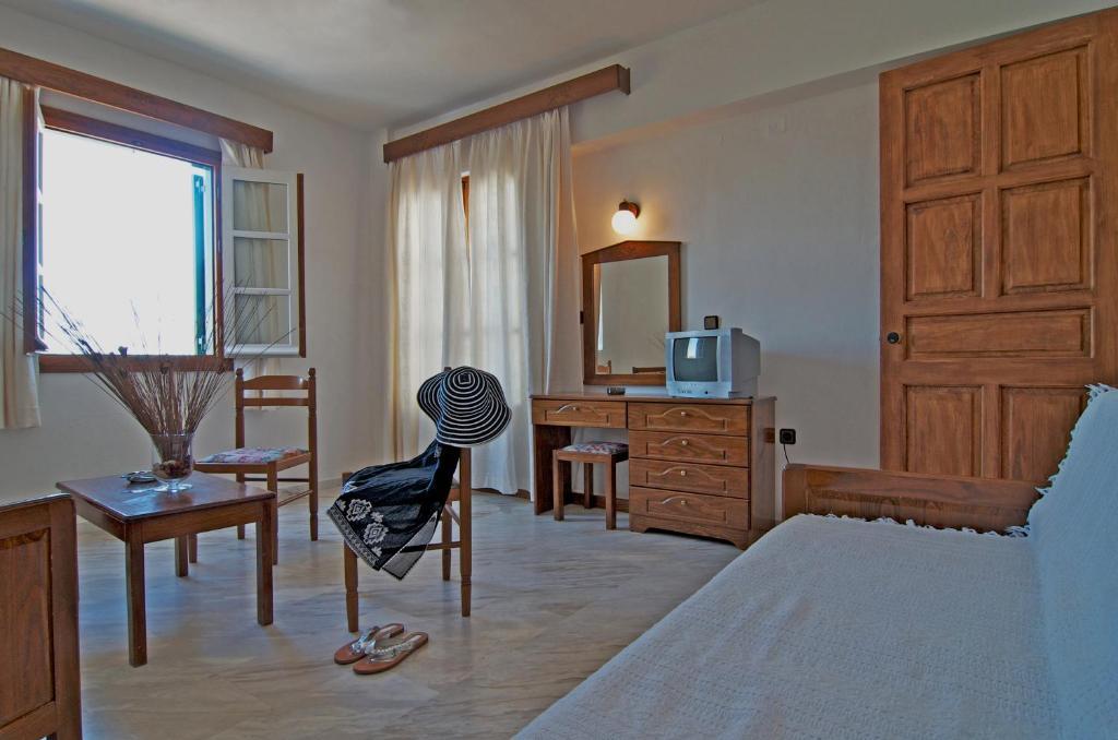 Alex Hotel Túrlosz Kültér fotó